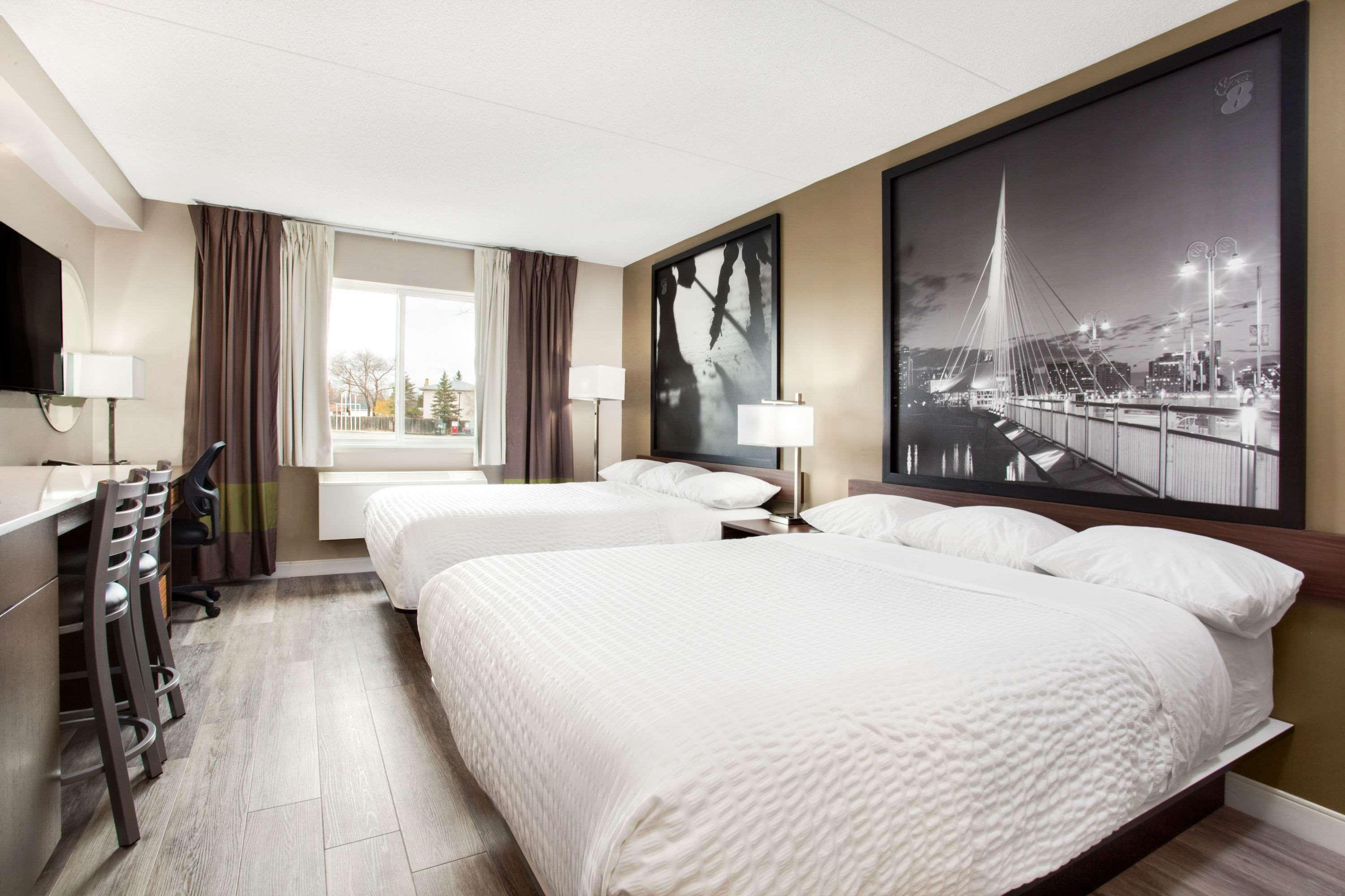 Super 8 By Wyndham Winnipeg West Exteriör bild