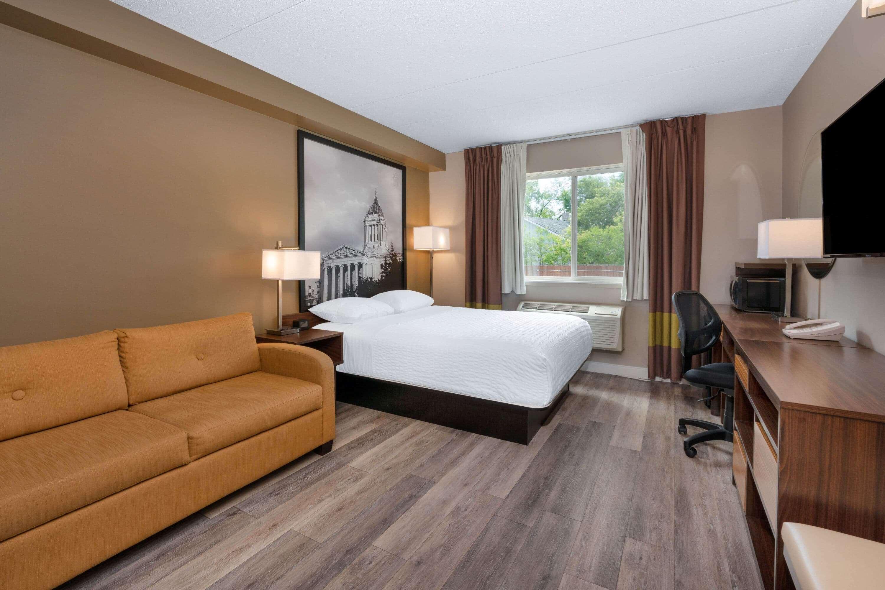 Super 8 By Wyndham Winnipeg West Exteriör bild
