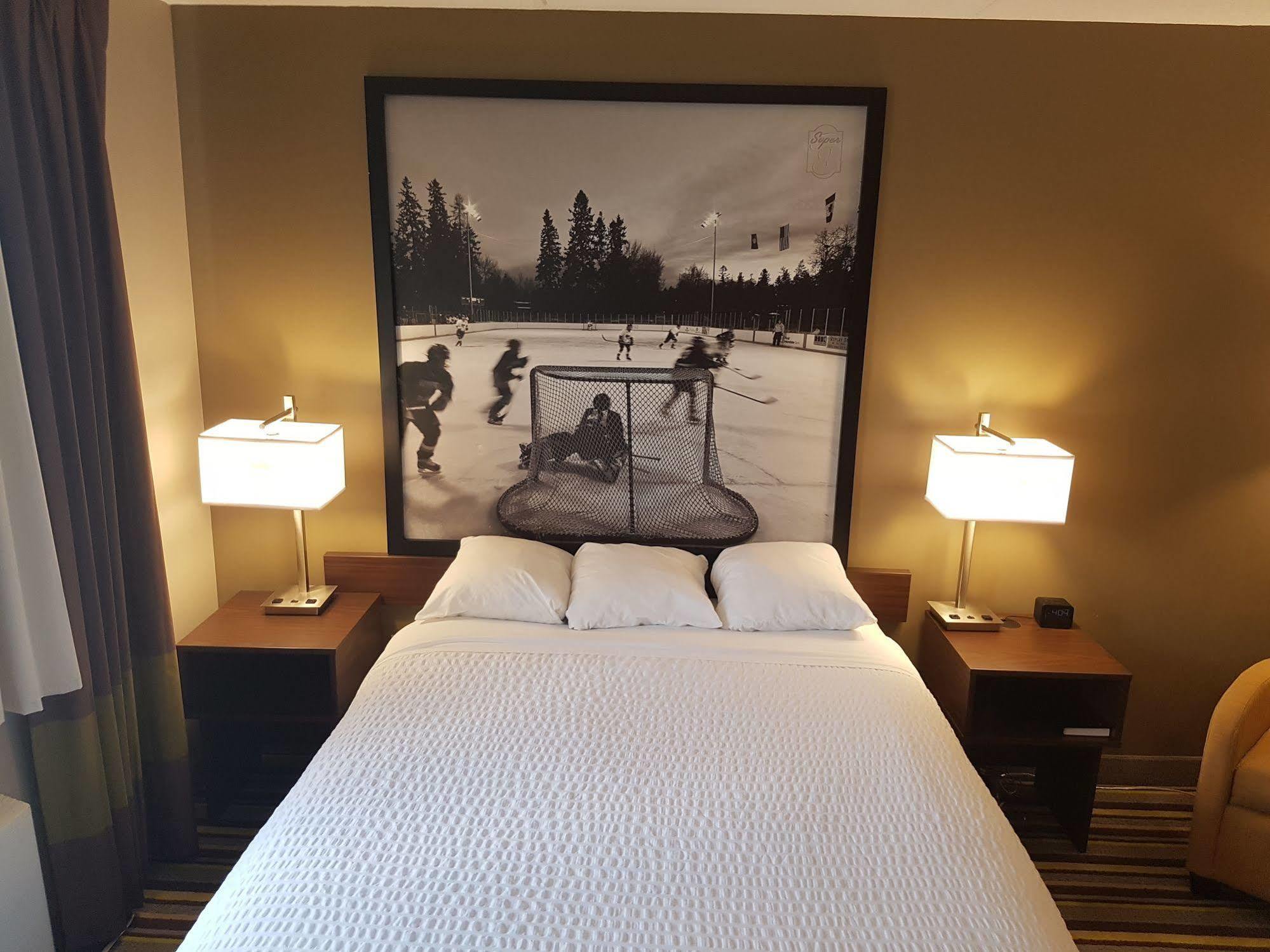 Super 8 By Wyndham Winnipeg West Exteriör bild
